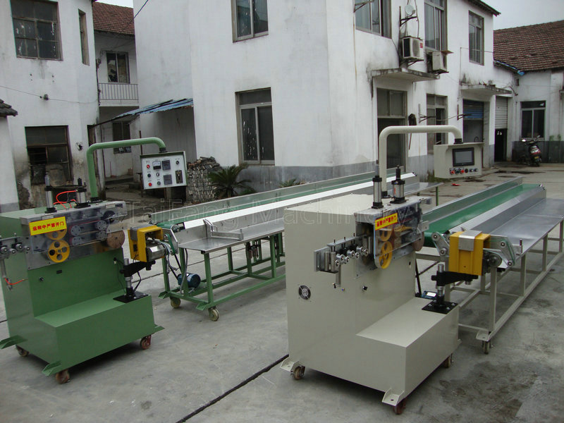 全自動(dòng)高速裁斷機(jī)操作視頻講解大全，提升生產(chǎn)效率的必備指南